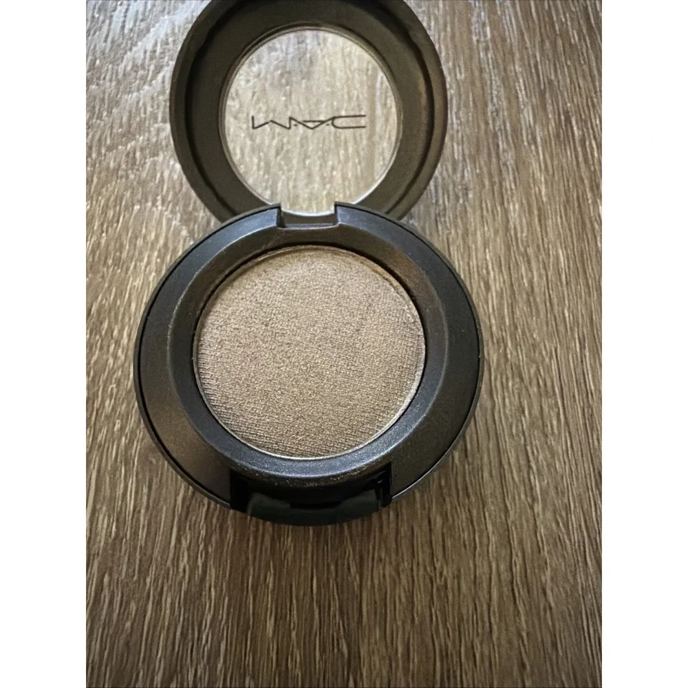 MAC SMOKE & DIAMONDS StarFlash Eye Shadow (0.05 oz./Full Size)
